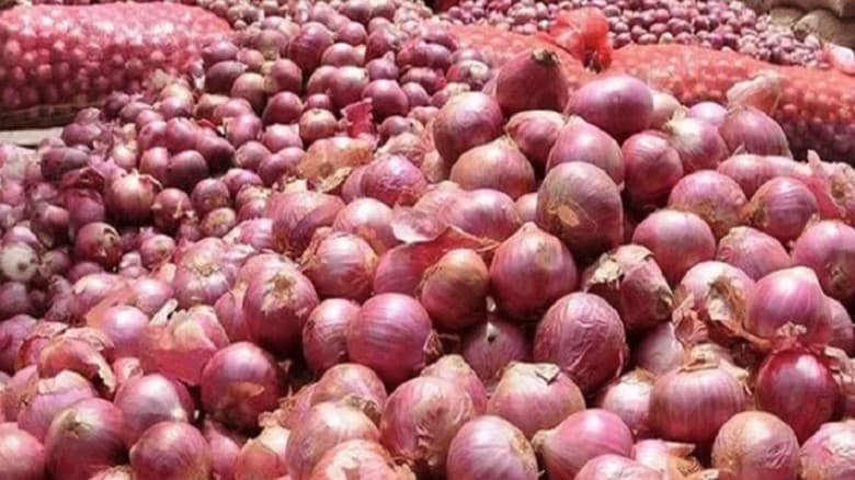 হঠাৎ-করেই-ফের-অস্থির-পেঁয়াজের-বাজার