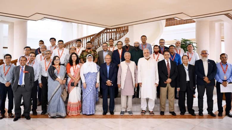 ভোগান্তিমুক্ত ঈদ উপহার দেওয়ায় কর্মকর্তাদের ধন্যবাদ প্রধান উপদেষ্টার
