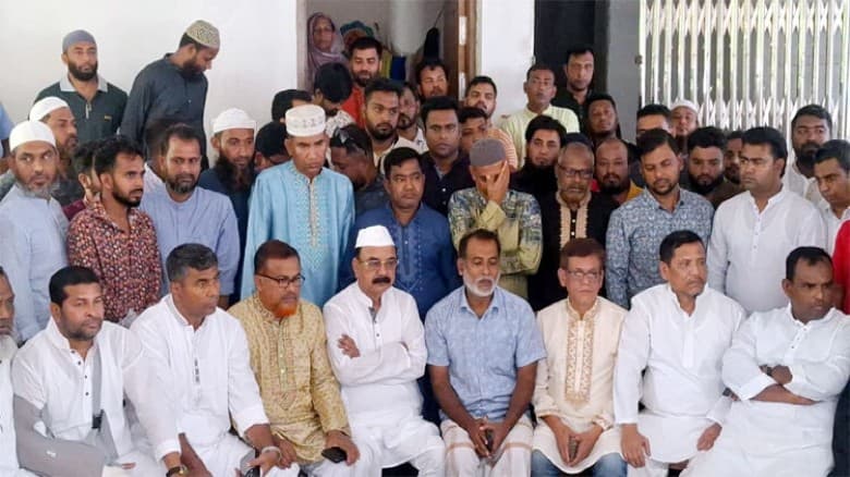 অভিজ্ঞতার অভাবে অন্তর্বর্তী সরকার বিতর্কে জড়িয়ে পড়ছে: গয়েশ্বর