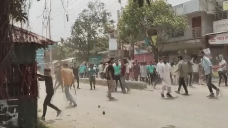 ঈশ্বরদীতে হামলার ঘটনায় ছাত্রদলের মামলা, শিবির নেতাদের খুঁজছে পুলিশ